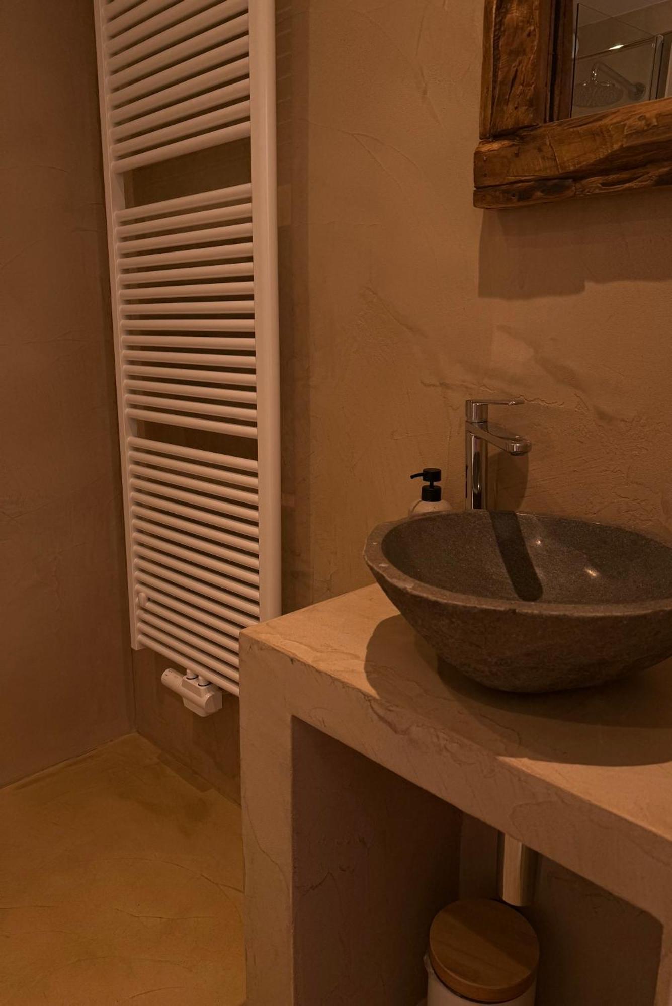 Hotel Giorgi Et Logements Insolites-Jacuzzi Prive Μπαστόν Εξωτερικό φωτογραφία