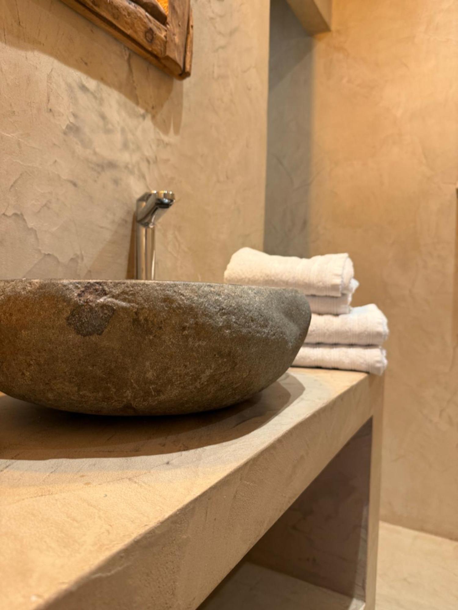 Hotel Giorgi Et Logements Insolites-Jacuzzi Prive Μπαστόν Εξωτερικό φωτογραφία