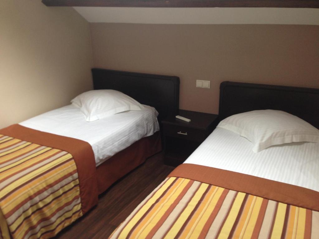 Hotel Giorgi Et Logements Insolites-Jacuzzi Prive Μπαστόν Δωμάτιο φωτογραφία